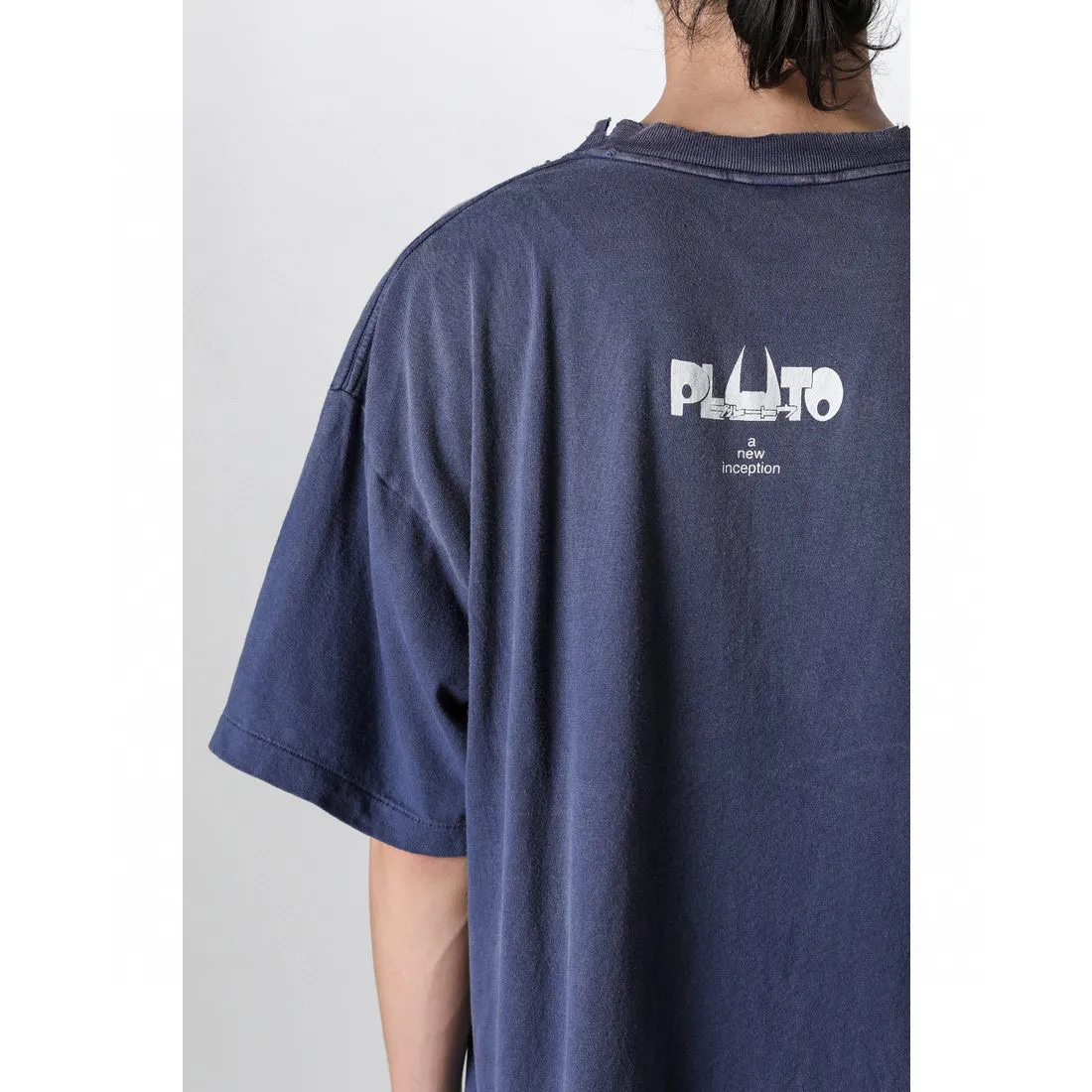 PLUTO x SAINT Mxxxxxx PLUTO SS TEE/Pluto co-branded retro tee Pluto distressed hole short sleeves Washed blue S-XL The washing and destruction process have reached the highest peak in the brand's history The real thing is quite acceptable This tee is derived from Osamu Tezuka's landmark masterpiece Customized original consistent main mark/wash mark Original consistent cylindrical OE yarn fabric